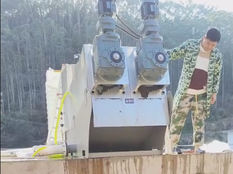 广东河源养猪场叠螺机402案例分析 广东河源养猪场叠螺机402案例分析